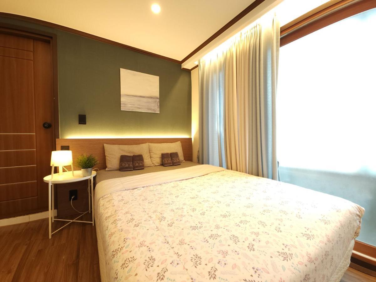 Oyo Rooftop Hostel โซล ภายนอก รูปภาพ