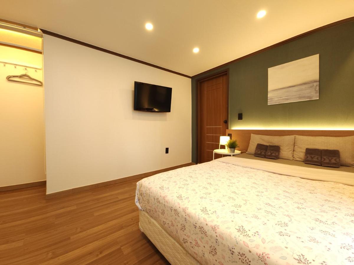 Oyo Rooftop Hostel โซล ภายนอก รูปภาพ