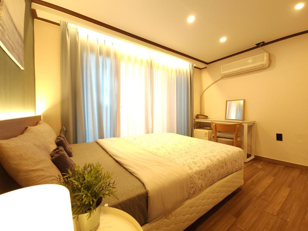 Oyo Rooftop Hostel โซล ภายนอก รูปภาพ
